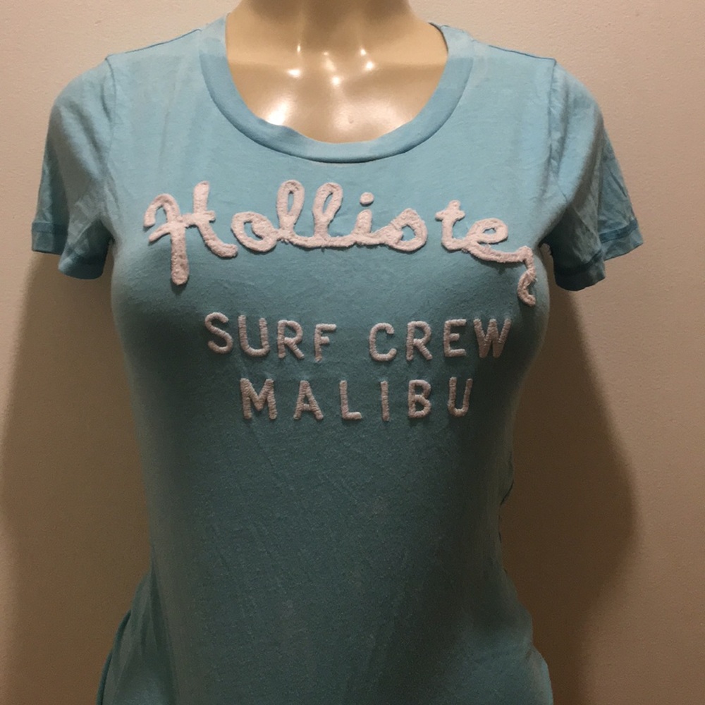 3/$10💕Hollister light blue tee